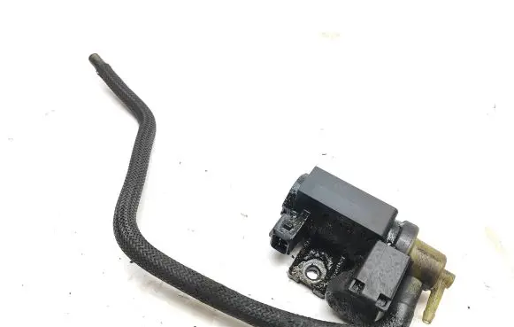 Nissan Navara D23 Turbo solenoid valve 8200790180 70181405 16T187