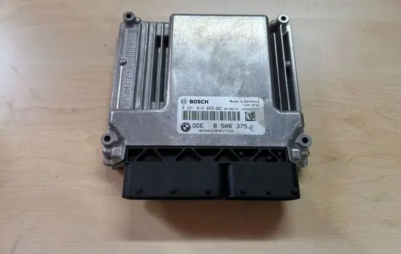 BMW 3 E90 E91 Engine control unit/module 8506375