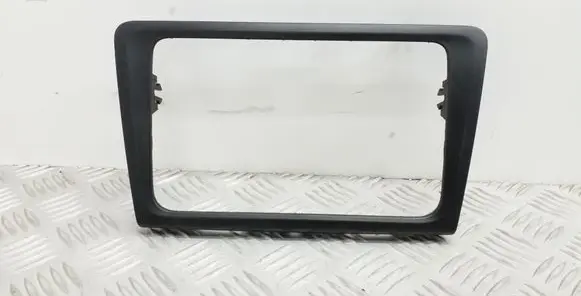 Seat Toledo IV (NH) Radio/GPS head unit trim 5JA858415