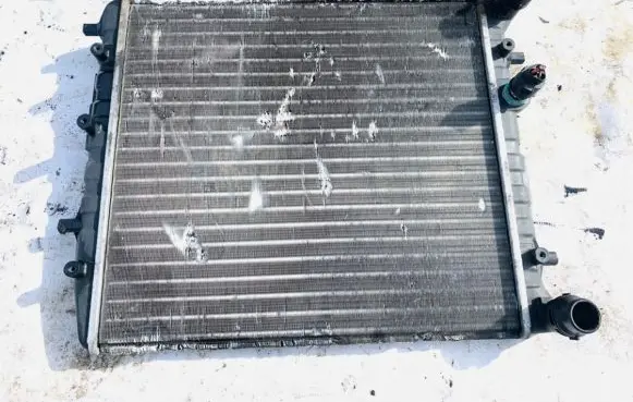 Volkswagen Fox Coolant radiator 6qe121253a