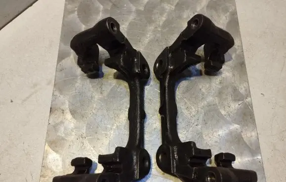 Ford Focus Brake caliper pad carrier rear 