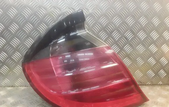 Mercedes-Benz C W203 Rear/tail lights 2038200564