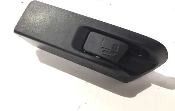 Toyota Yaris Fuel tank opening switch 
