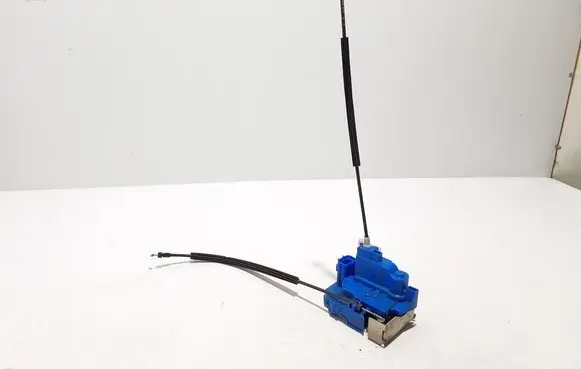Fiat 500L Front door lock 51884139