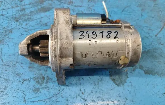 BMW 5 F10 F11 Starter motor 7579155