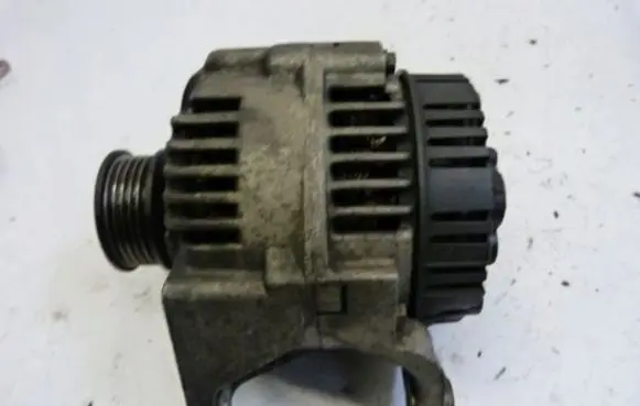 Audi A4 S4 B5 8D Generator/alternator 028130115A