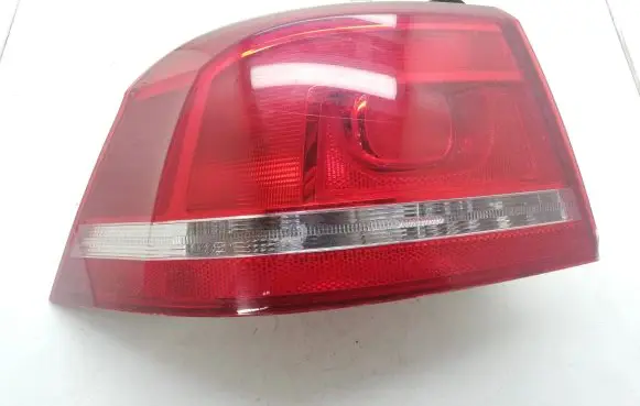 Volkswagen PASSAT B7 Rear/tail lights 3AE945095F