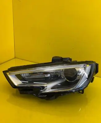 Audi A3 S3 8V Headlight/headlamp 8V0941005E