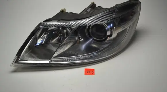 Skoda Octavia Mk2 (1Z) Headlight/headlamp 1Z1941017T 1ZL24705219