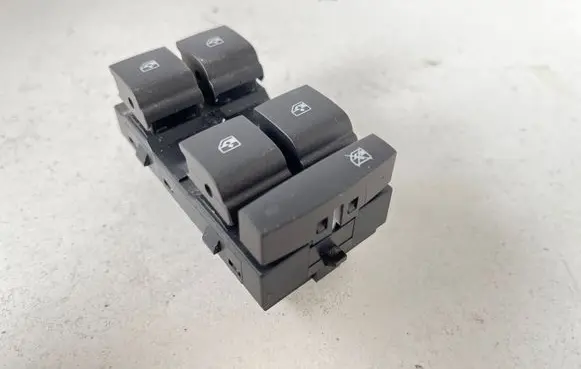 Opel Mokka X Electric window control switch 22915118 321997 3089M34