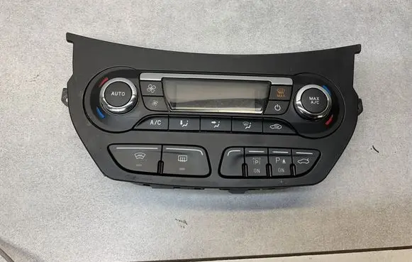 Ford C-MAX II Climate control unit AM5T18C612BM