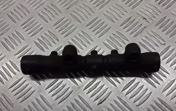 Toyota Avensis Verso Fuel main line pipe