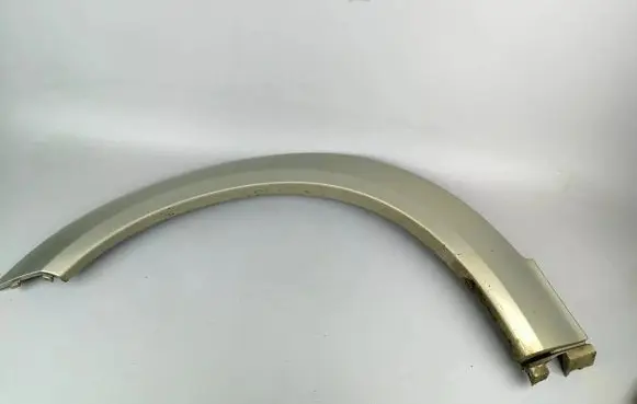 Subaru Outback Front arch trim 