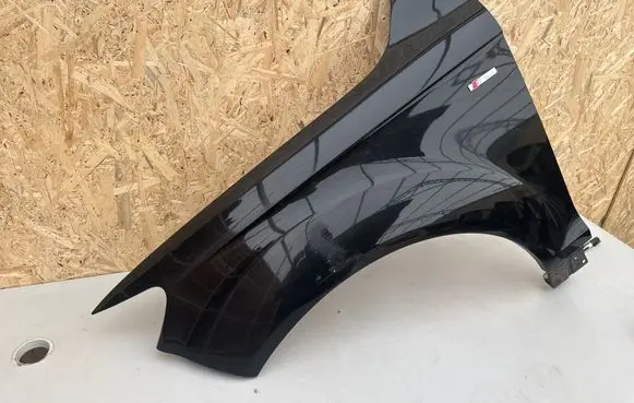 Audi Q7 4L Fender 4L0821105