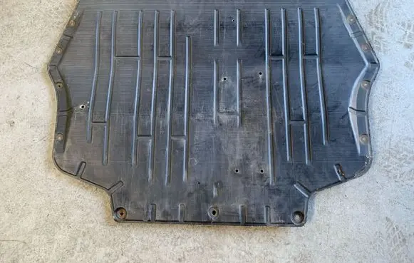 Volkswagen Golf VI Engine splash shield/under tray 1K0825237AG