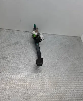 Renault Kangoo II Clutch pedal 465033576R