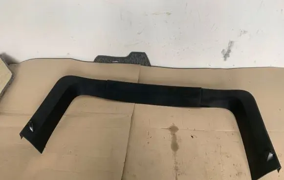 Ford Mustang V Tailgate/boot lid cover trim 