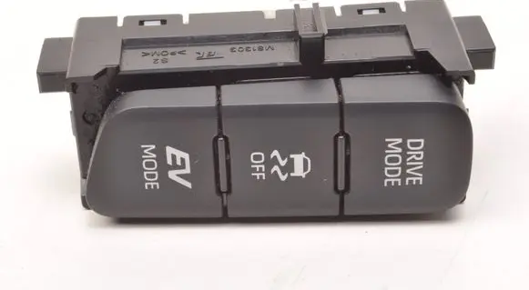 Toyota Yaris Central console control unit M81303