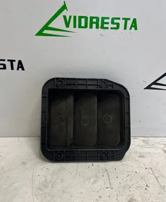 Honda CR-V Quarter panel pressure vent 75450