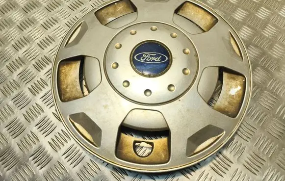 Ford Transit R15 wheel hub/cap/trim 67261A0 6C111130BB