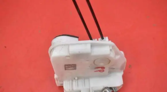 Mitsubishi ASX Front door lock