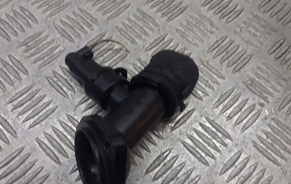Volkswagen PASSAT B6 Thermostat/thermostat housing 03G121121D