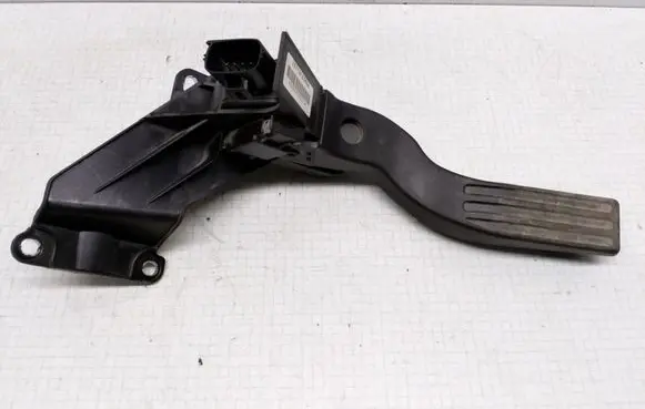 Ford Mondeo Mk III Accelerator throttle pedal 2S719F836DA