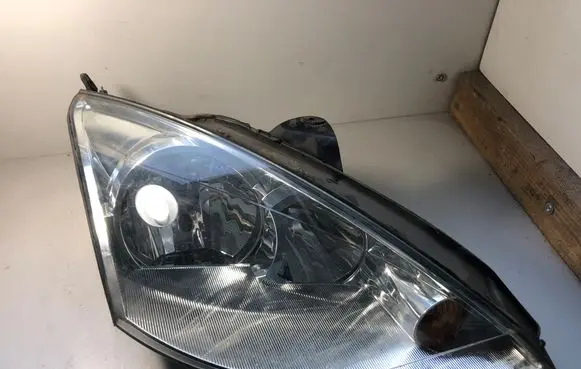 Ford Focus Headlight/headlamp 014003903