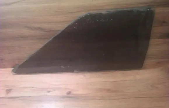 Ford Escort Rear side window