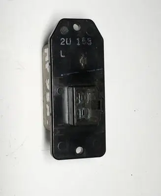 Mitsubishi Pajero Heater blower motor/fan resistor 2U153