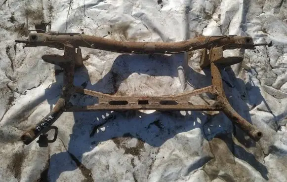 Volkswagen Touran I Rear subframe 
