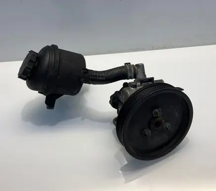 Mercedes-Benz E W211 Power steering pump 