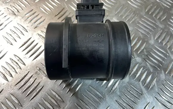 Volvo XC70 Mass air flow meter 30677999