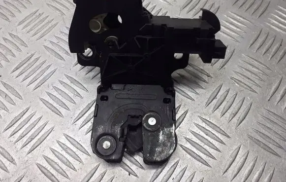 Audi A6 S6 C6 4F Tailgate exterior lock 8P4827505C