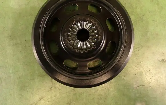 Skoda Octavia Mk4 Crankshaft pulley 04E105243K