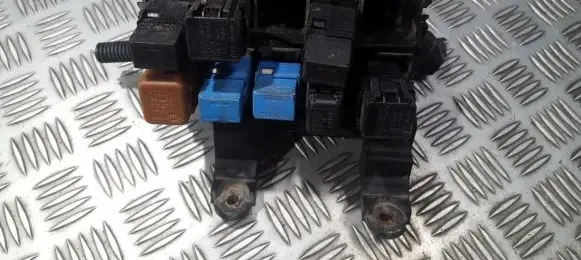 Nissan Almera Tino Fuse box set