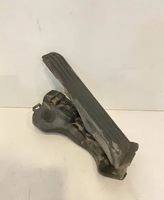 Volkswagen PASSAT B6 Accelerator throttle pedal 1K1723503L