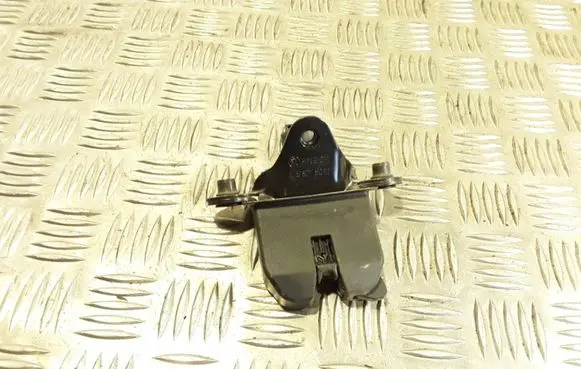 Skoda Octavia Mk2 (1Z) Tailgate/trunk/boot lock/catch/latch 1Z5827501D