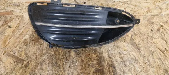 Mercedes-Benz E W212 Front bumper lower grill A2128852122