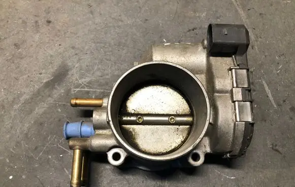 Audi A6 S6 C5 4B Throttle valve 078133062B 0280750030