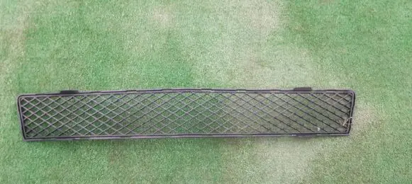 Mercedes-Benz R W251 Front bumper lower grill A2518850953