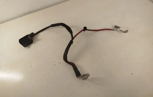 Volkswagen PASSAT B8 Positive cable (battery) 5Q0971228K