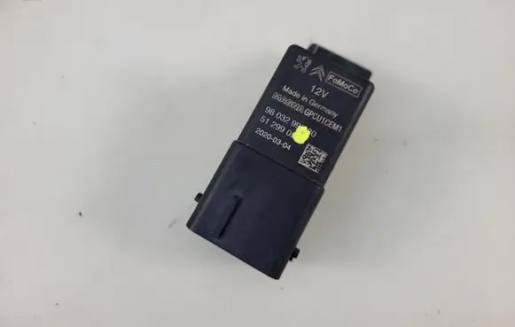 Opel Grandland X Glow plug pre-heat relay 9803299780