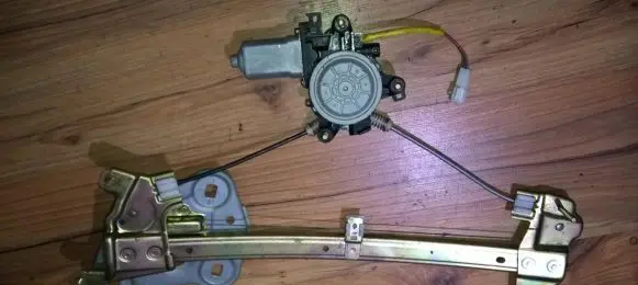 Toyota Celica T230 Sliding door window regulator with motor 8572020340 85720-20340