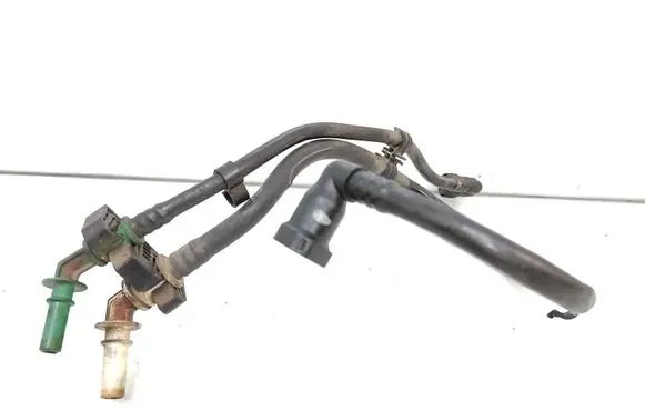 Suzuki Grand Vitara II Fuel line pipe