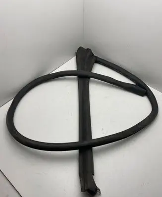 Audi A4 S4 B7 8E 8H Front door rubber seal 8H0831708