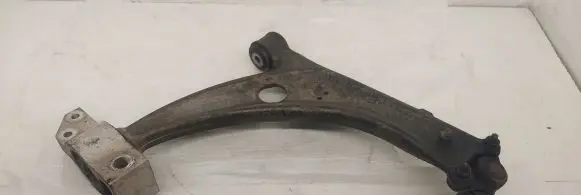 Volkswagen PASSAT B6 Front lower control arm/wishbone 3C0407153B