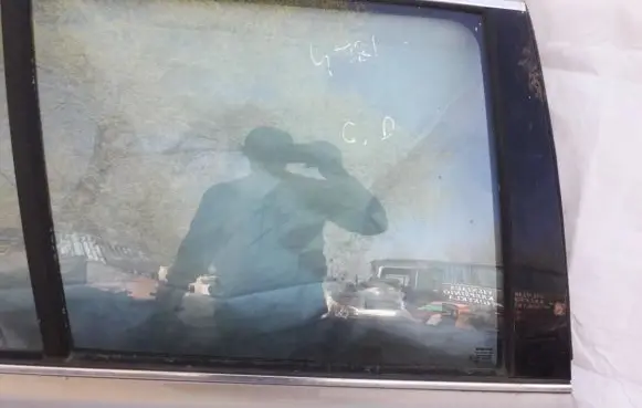 Volvo XC90 Rear door window glass
