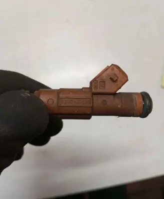 Volvo V70 Fuel injector 9186340