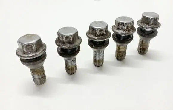 Volvo XC60 Nuts/bolts 
